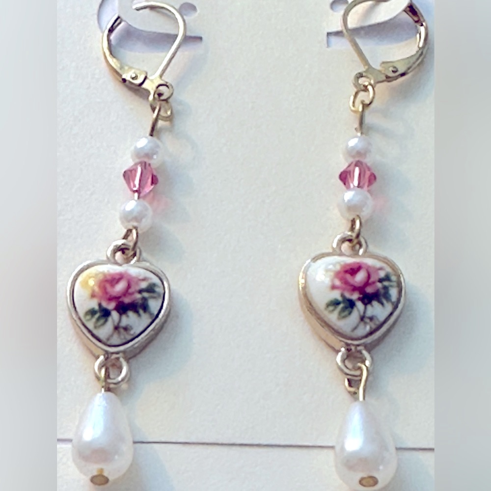 Hp-Rose Heart Earrings W/Swarovski Crystal